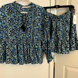 Top and skirt set.  Loose fit and flirty. Dark blue/floral